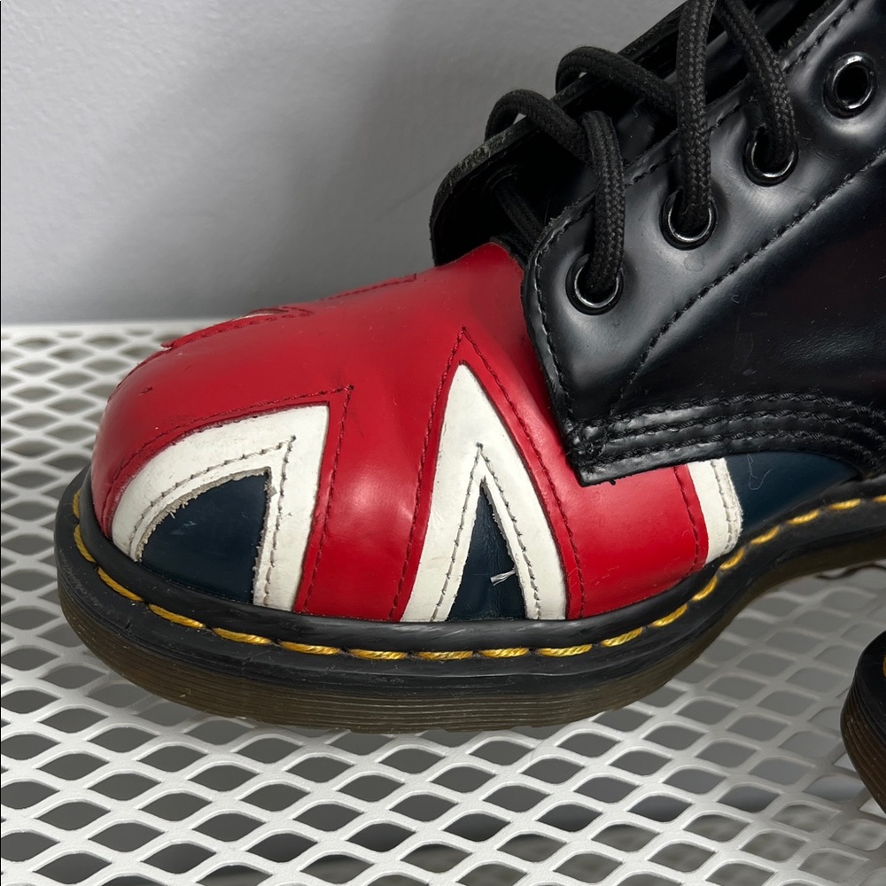 Dr. Martens Union Jack 10950 Boots • Men’s 7 / Women’s 8 • Rare - Picture 6 of 16